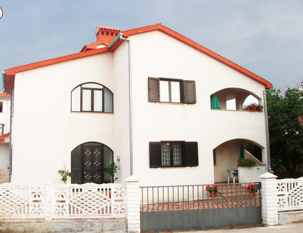 Apartments Porec Istria By Nina Ngoại thất bức ảnh